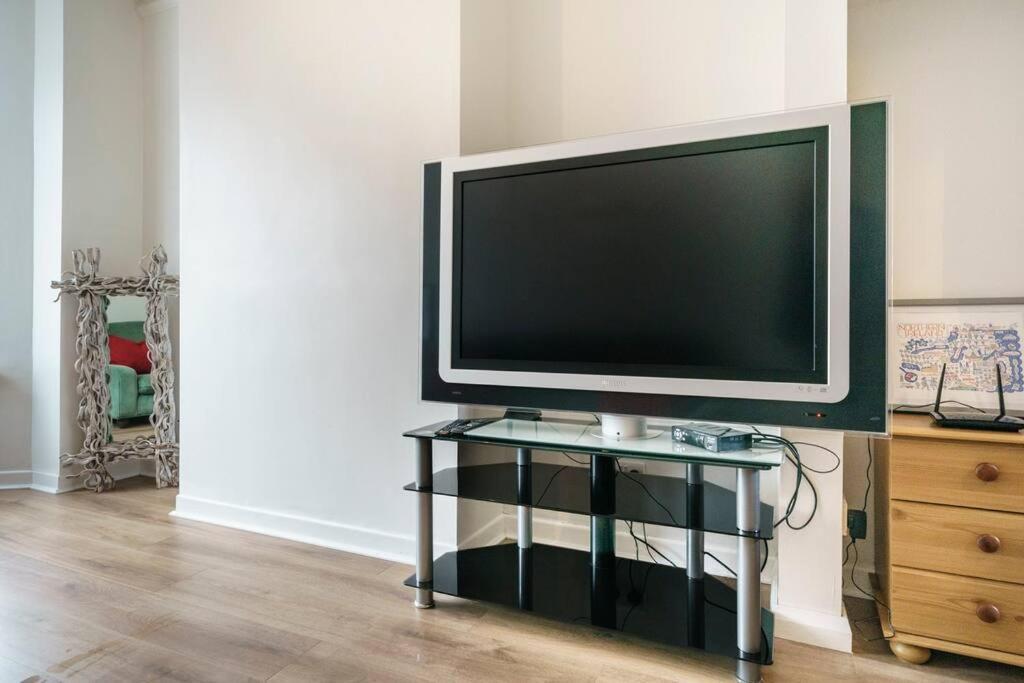 New Close To Centre House Belfast